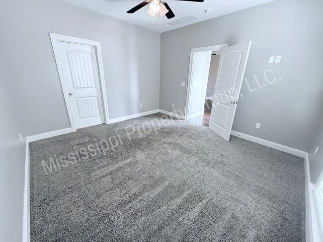 Building Photo - 4BR/4.5BA For Rent