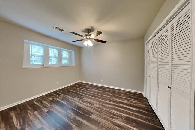 Building Photo - 15114 Stillcreek Dr