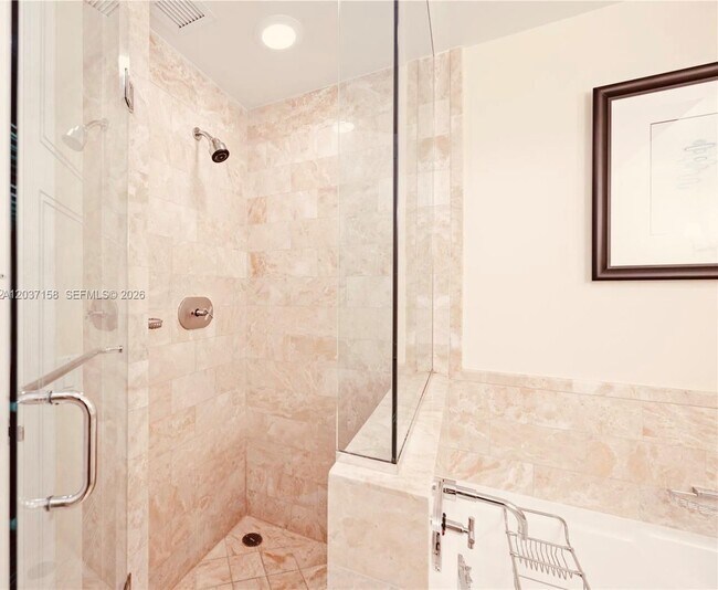 Building Photo - 1435 Brickell Ave