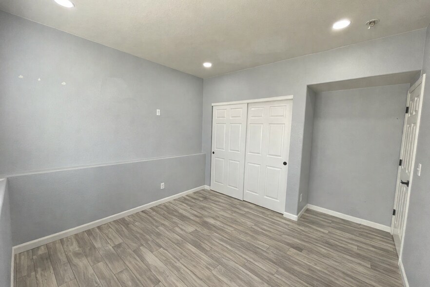 Building Photo - 4521 Gibraltar St