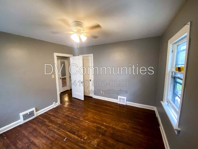 Building Photo - 1504 Sherbrook Rd