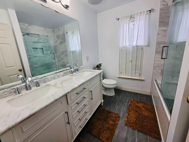 Building Photo - 17204 Sumac Ct