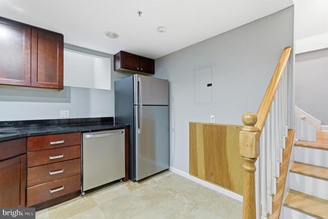 Building Photo - 1027 N 4th St