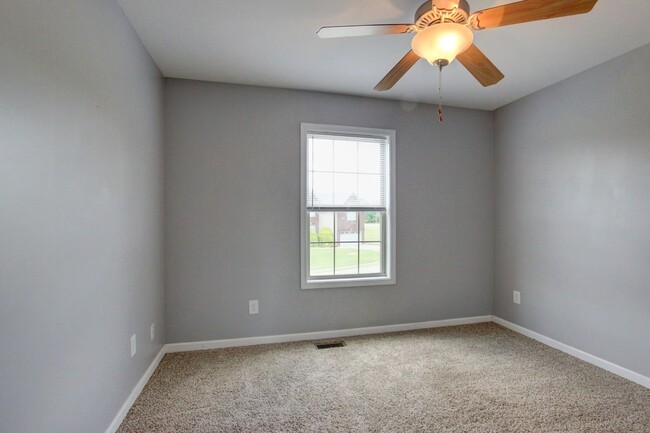 Building Photo - Sweet Splitlevel with Awesome Basement Area