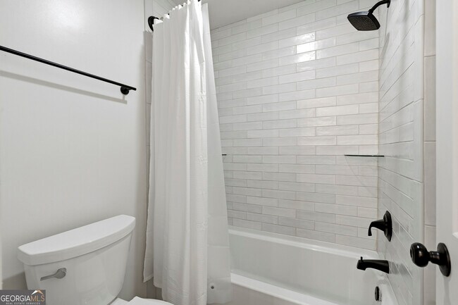 Building Photo - 4221 Willow Oak Dr
