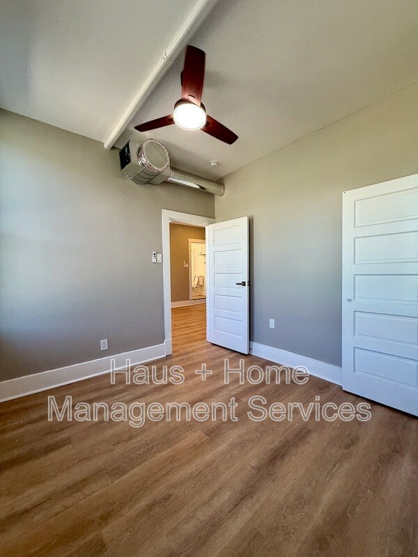 Building Photo - 906 Penn Ave