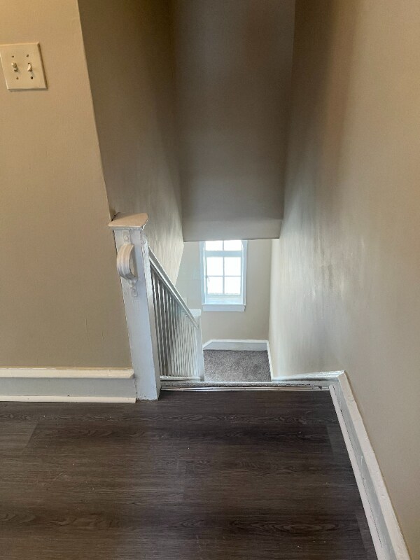 Building Photo - 1467 Lardner St