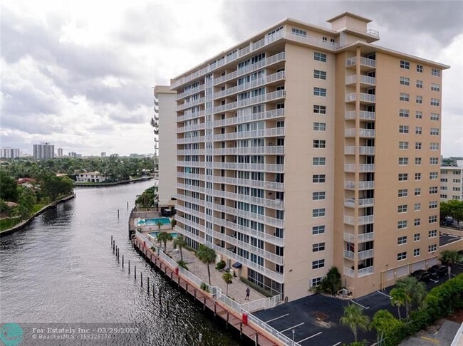 Building Photo - 121 Golden Isles Dr