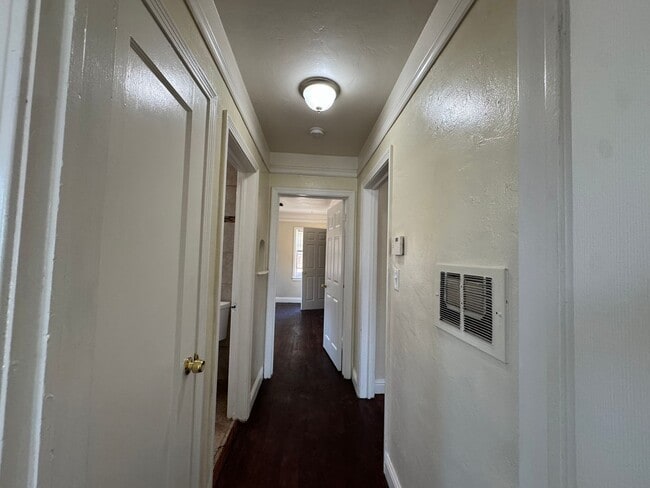 Building Photo - 4789 E Hedges Ave