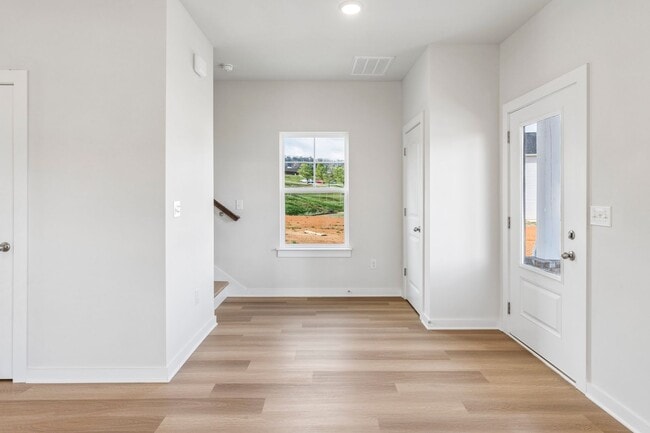 Building Photo - Brand new home in a great location central to all of Tri-Cities