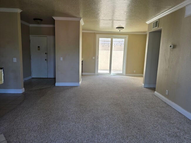 Building Photo - 4705 Kester Ave