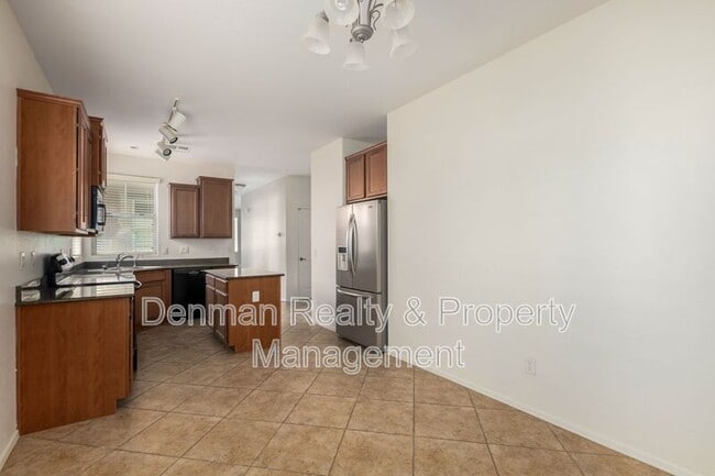 Building Photo - 4262 E Carla Vista Dr