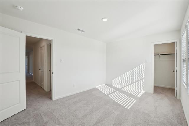 Building Photo - 2104 Prairie Ln