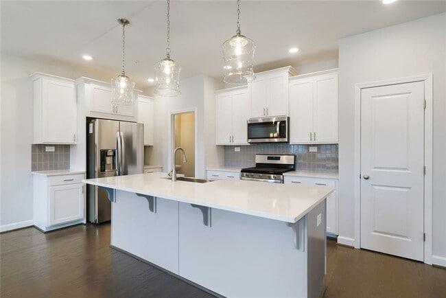 Building Photo - 313 Niles Ct