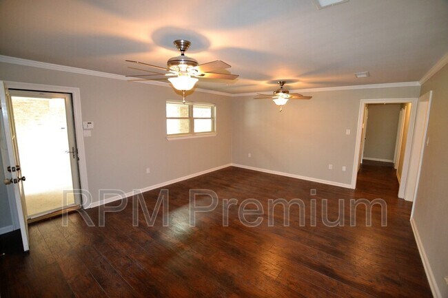 Building Photo - 3147 Little Farms Dr