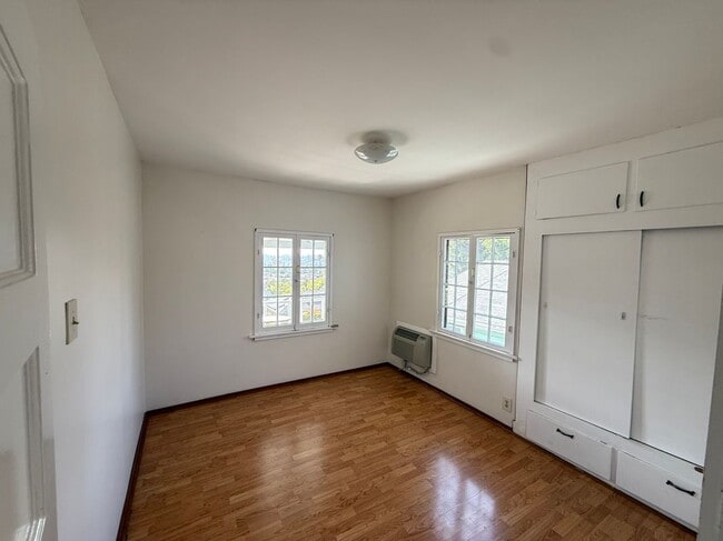 Building Photo - 5426 Ebey Ave