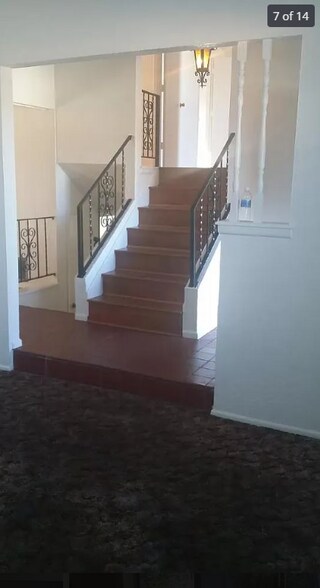 Building Photo - 2200 Cleopatra Pl NE