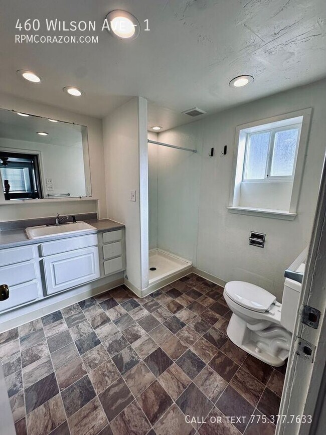 Building Photo - 460 Wilson Ave