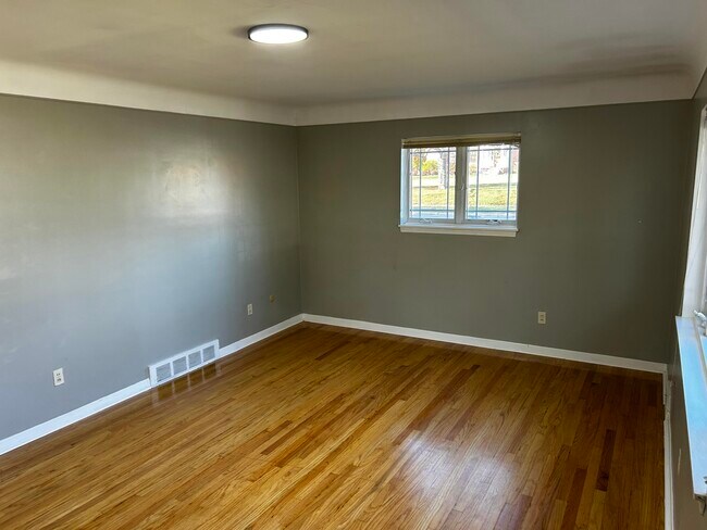 Building Photo - 1643 Fairview Ave