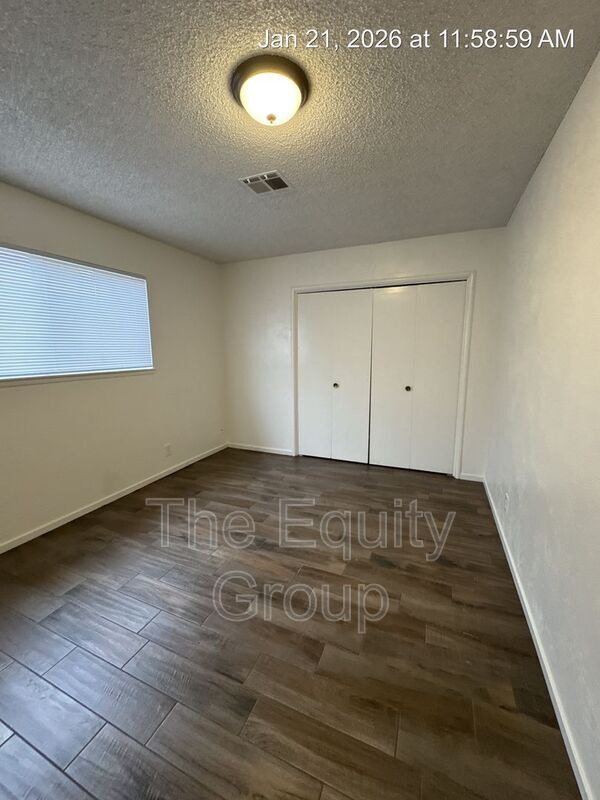 Building Photo - 2732 S Sallee Ct