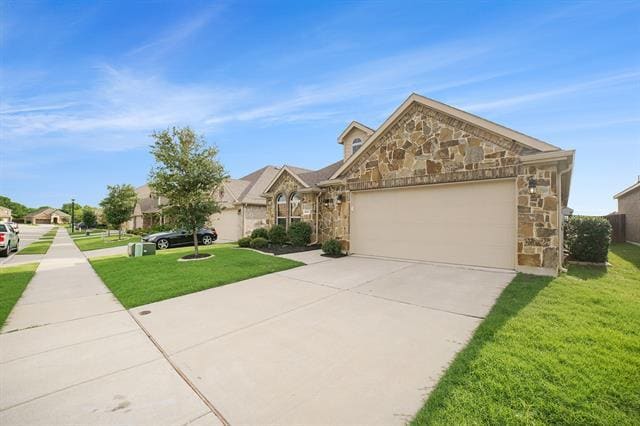 Building Photo - 2104 Lake Pine Dr