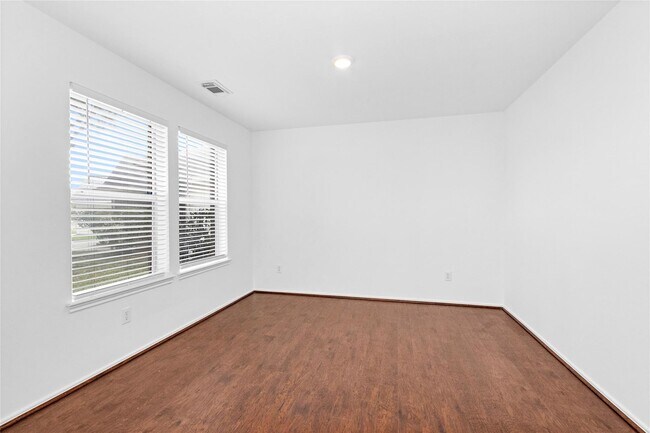 Building Photo - 450 Sandstone Creek Ln