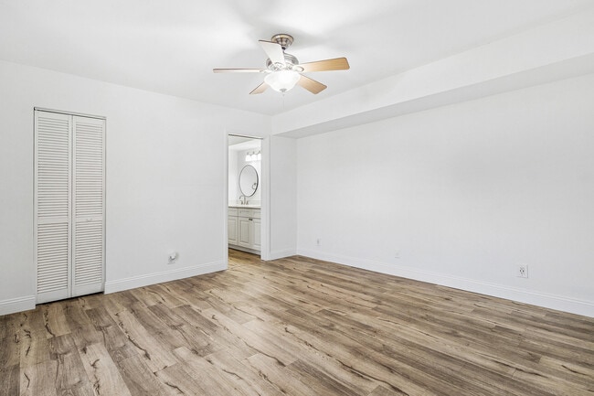 Building Photo - 7536 Courtyard Run E