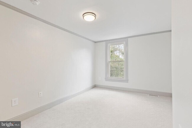 Building Photo - 3502 Buena Vista Ave