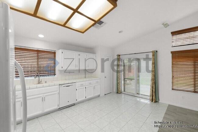 Building Photo - 8361 Delicato Way