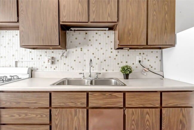 Building Photo - 738 DeMun