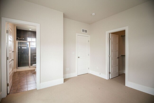 Building Photo - Charming 3-Bedroom Home in the Desirable Bucking Horse Neighborhood!