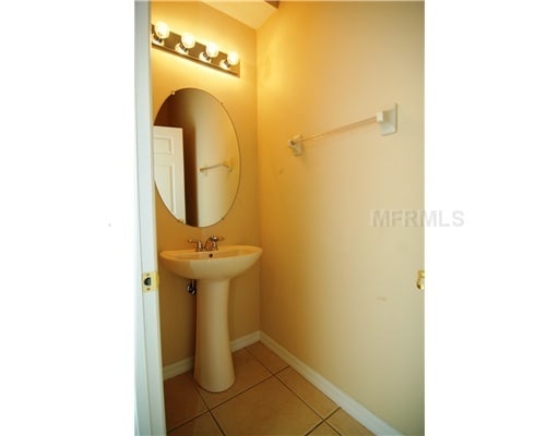 Building Photo - Luxury Gated 3BR 2.5 Bath Sanford Townhome with garage and pool