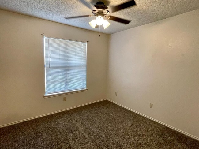 Building Photo - 9717 Blandon Ave