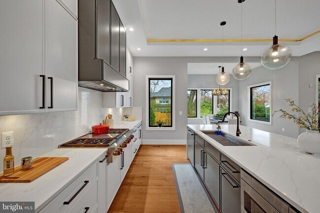 Building Photo - 1100 Balls Hill Rd