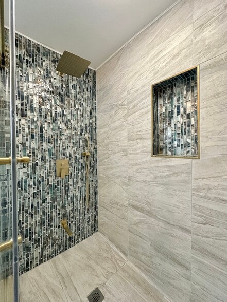 Building Photo - 519 S River St