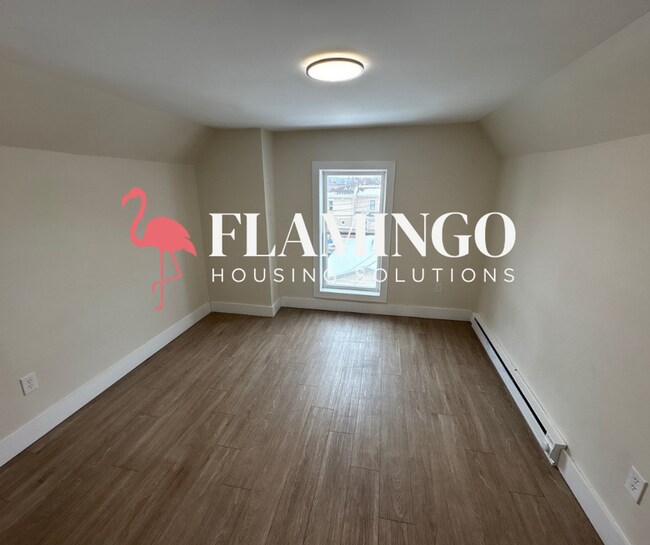 Building Photo - 1422 East Third Street - Shared Living programs Eligible