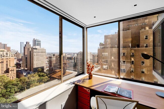 Building Photo - 202 W Rittenhouse Square