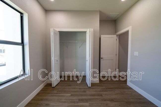 Building Photo - 12039 Tetzel Ave