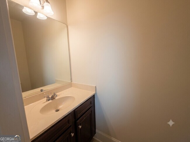 Building Photo - 165 Regency Pl