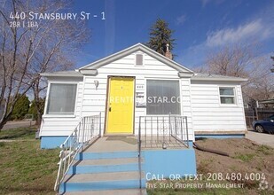 Building Photo - Charming 2 Bedroom Upstairs Apartment Avai...