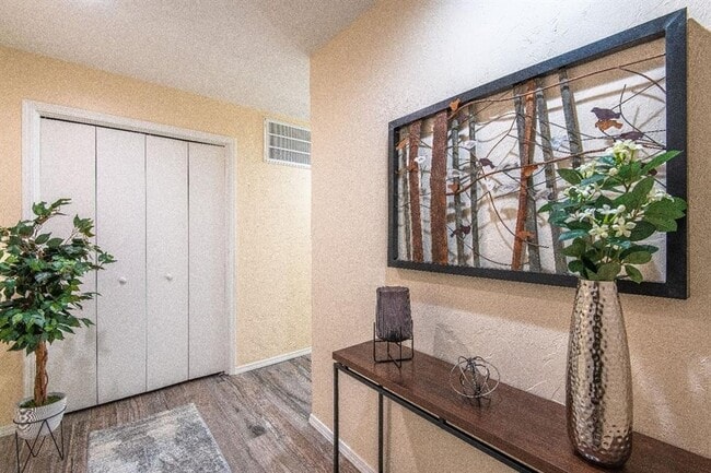 Building Photo - 613 Doe Trail