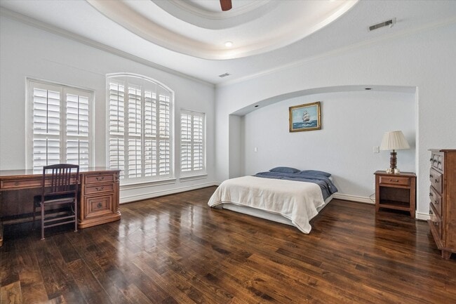 Building Photo - 2128 Harold St