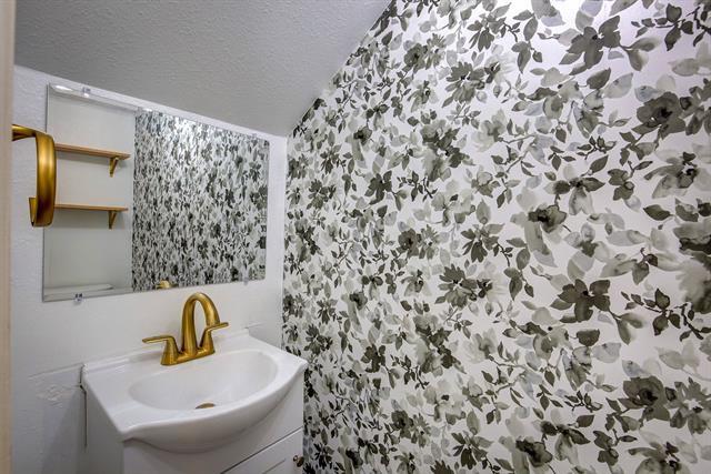 Building Photo - 3728 Blue Bonnet Ct
