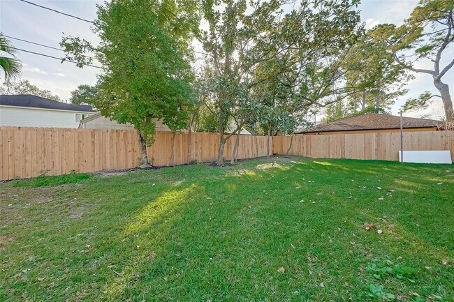 Building Photo - 2511 Maroneal St