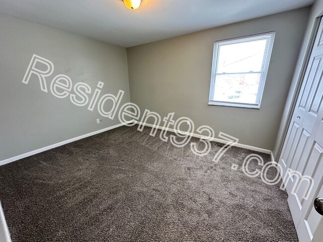 Building Photo - 3 Bed 1 Bath