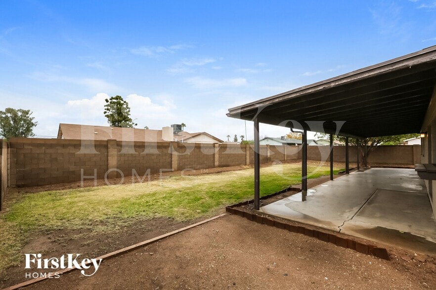 Building Photo - 1302 W Kristal Way