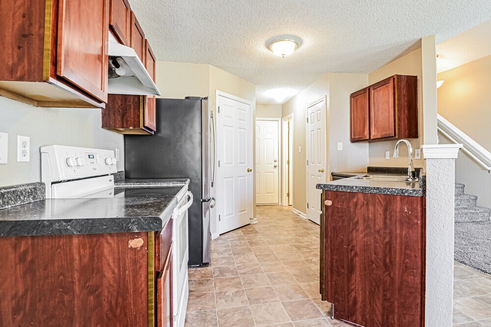 Building Photo - 1240 Cutler Ln