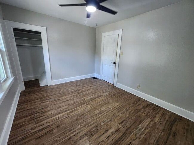 Building Photo - 4 Bedroom/2 Bath w/Attached Garage Recentl...