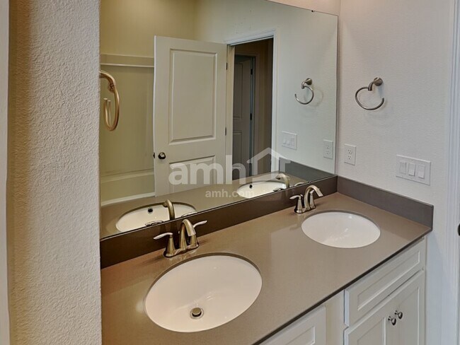 Building Photo - 2753 Ponds Trl