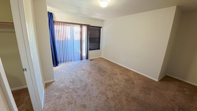 Building Photo - 1651 Domino Dr SE